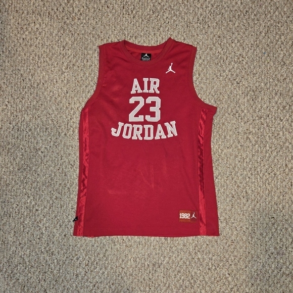 Air Jordan Red Basketball Stitched Jumpman Jersey Tank Top Youth XL 13-15 Years - Picture 1 of 5